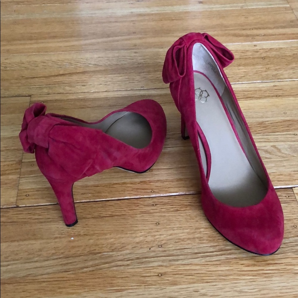 Ann Taylor suede bow pumps
